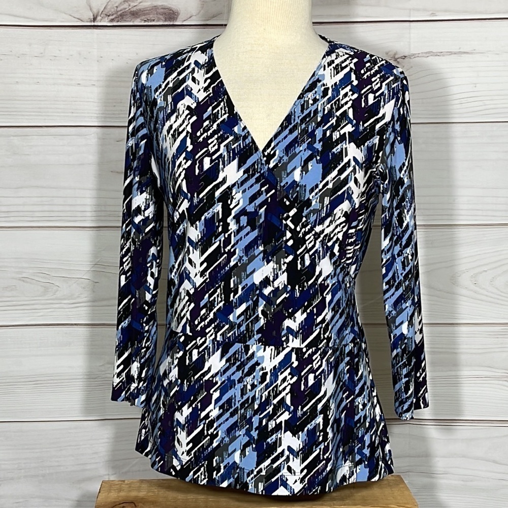 Chico’s Blue & White Wrap Top Size 8/M/Chico’s 1